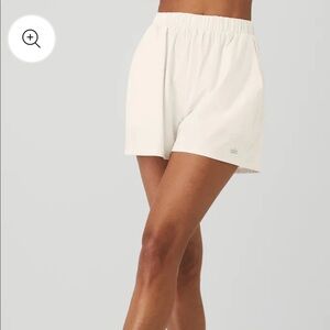 Alo Yoga Ready Set Short - Never Worn!